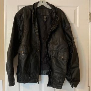 Expressions men’s genuine leather jacket